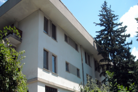 Сградата на поликлиниката в Панчарево